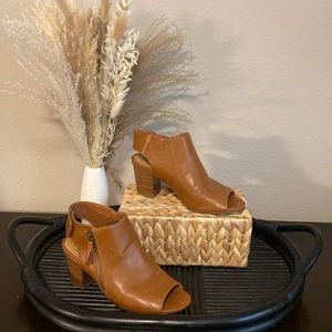 BROWN YUU HEELS (7)